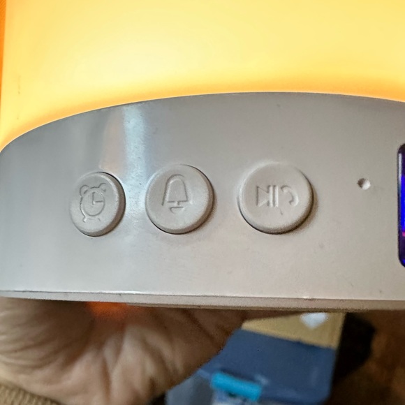 Bluetooth light, alarm and speaker - Picture 8 of 8